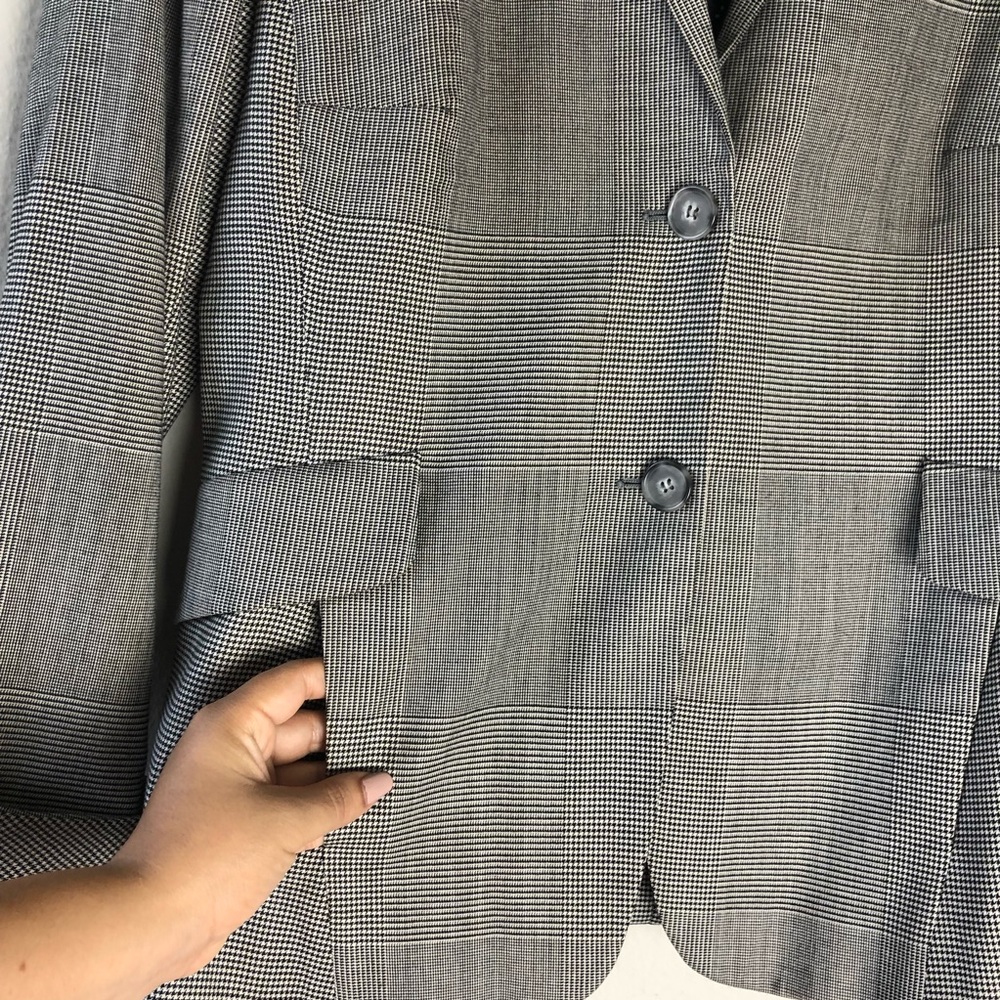 Akris Punto wool blend gray check blazer size 10 - Picture 3 of 8